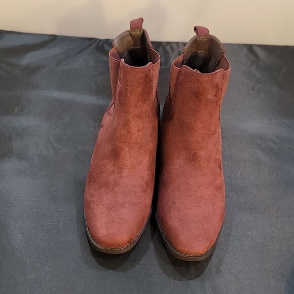 BRAND NEW LOFT OUTLET ROUND TOE SLIP-ON WOMEN"S ANKLE BOOT - Picture 2 of 14